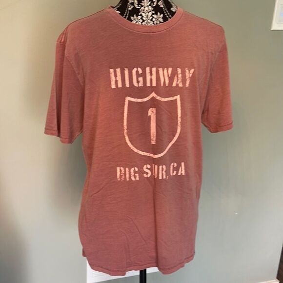 Dockers Washed Red NEW Mens Tshirt - Picture 1 of 2